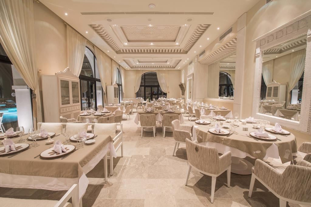 فندق لا باديرا - للبالغين فقط الحمامات المظهر الخارجي الصورة Restaurant