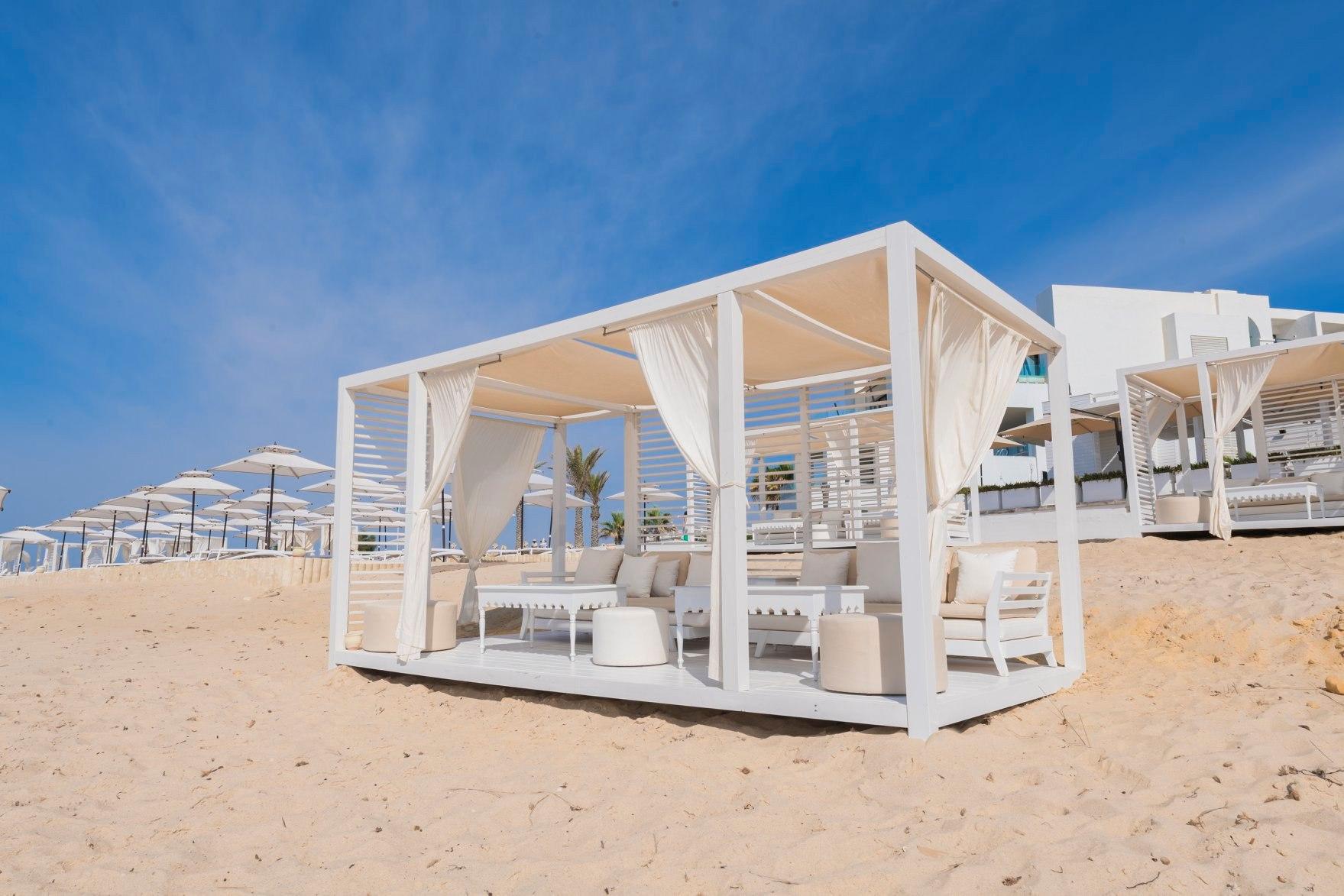 فندق لا باديرا - للبالغين فقط الحمامات المظهر الخارجي الصورة Cabana at the beach