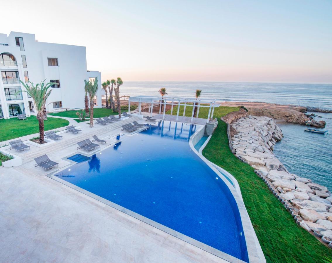 فندق لا باديرا - للبالغين فقط الحمامات المظهر الخارجي الصورة The swimming pool at the Royal Beach Hotel