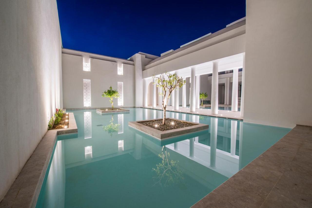 فندق لا باديرا - للبالغين فقط الحمامات المظهر الخارجي الصورة The pool at the hotel