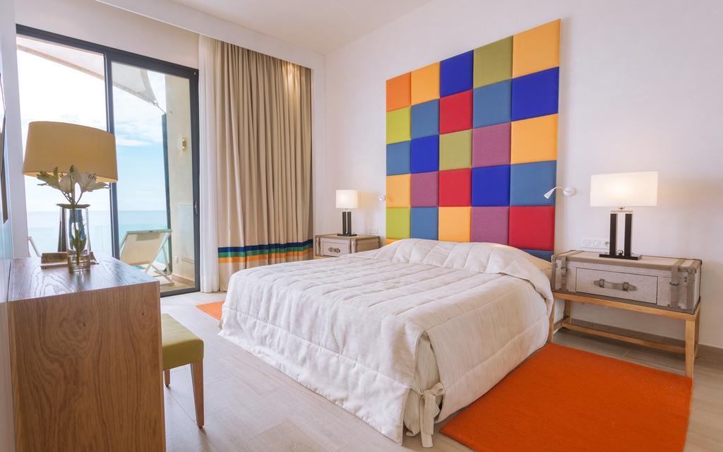 فندق لا باديرا - للبالغين فقط الحمامات المظهر الخارجي الصورة A bedroom