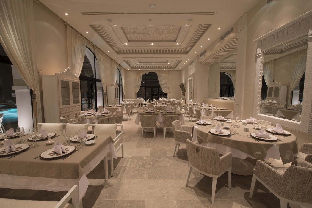 فندق لا باديرا - للبالغين فقط الحمامات المظهر الخارجي الصورة The interior of the restaurant